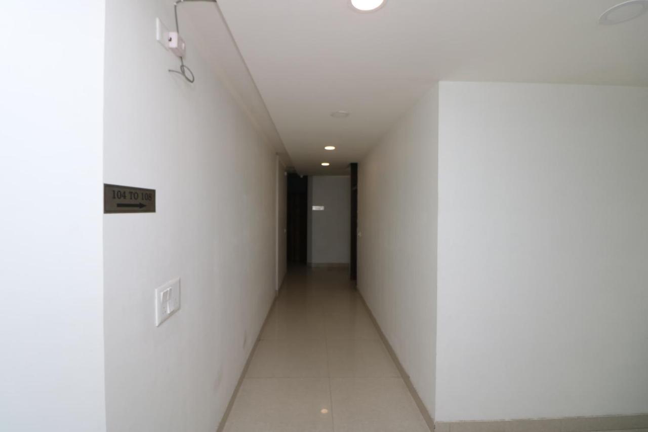 Oyo 9999 Hotel La Wisteria เดลี ภายนอก รูปภาพ