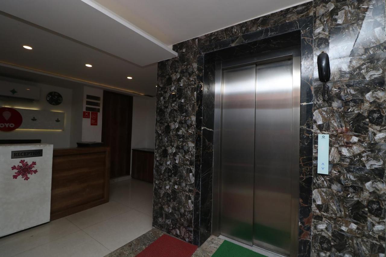 Oyo 9999 Hotel La Wisteria เดลี ภายนอก รูปภาพ