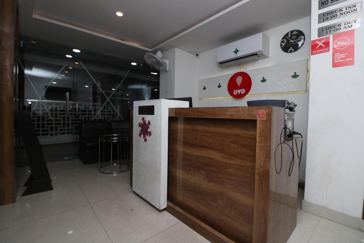 Oyo 9999 Hotel La Wisteria เดลี ภายนอก รูปภาพ